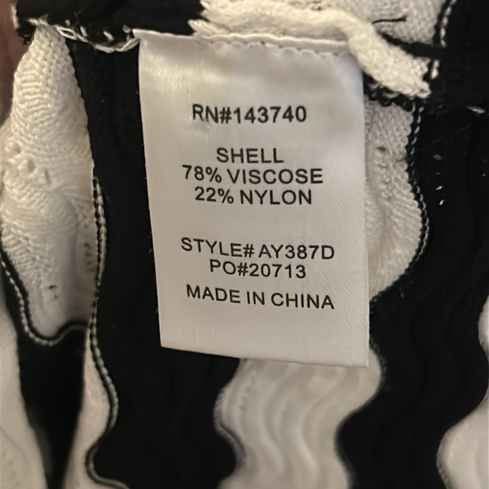 Black And White Wavy Knit Stripe Wilder Dress - Picture 3 of 7